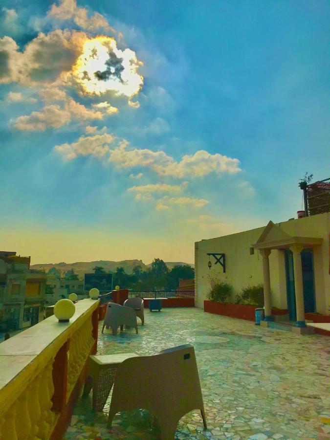 Carpet Alaadein Pyramids View Hotel Kafrat al Jabal Exterior photo